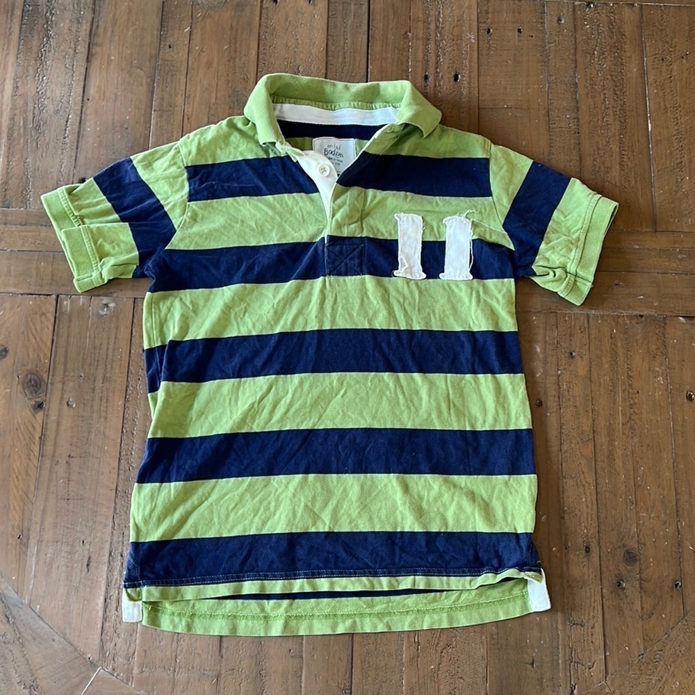 Mini Boden striped rugby polo tee